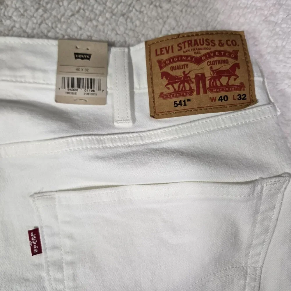NWT Levis 541 Athletic Taper Mens White Stretch Comfort Jeans Size 40x32